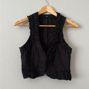 SLY frill vest in black